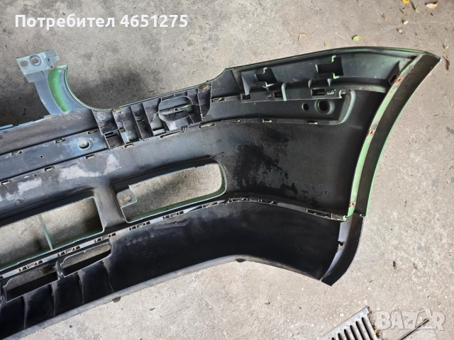 Оригинална предна броня за Фолксваген Голф 4, снимка 4 - Части - 52529178