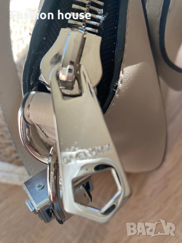 Givenshy дамска чанта, снимка 2 - Чанти - 52801511