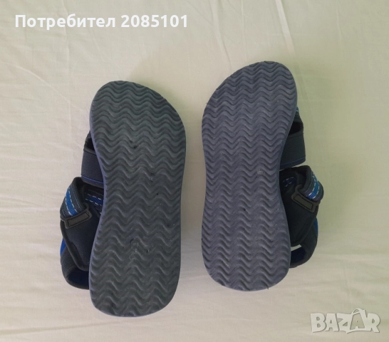 Дамски и мъжки чехли и сандали, снимка 8 - Чехли - 41806709