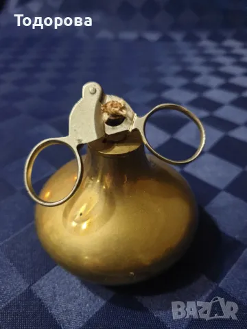 Месингова спиртна лампа с оригинално рядко срещано  присобление за гасене, снимка 3 - Антикварни и старинни предмети - 48178841