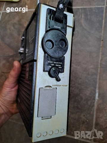 японско радио Sony ICF 5500, снимка 9 - Радиокасетофони, транзистори - 51149219