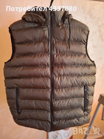 Мъжки капитониран елек с качулка – два цвята