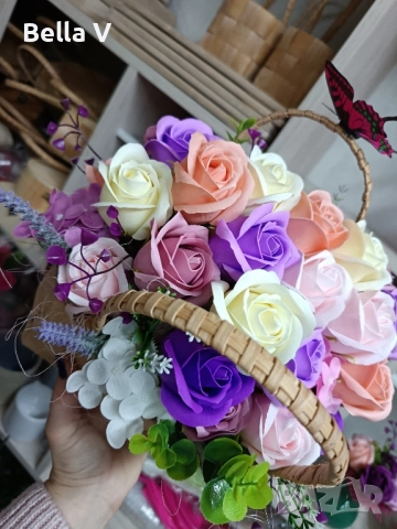 Букет от сапунени рози и хортензии, снимка 4 - Изкуствени цветя - 52546158