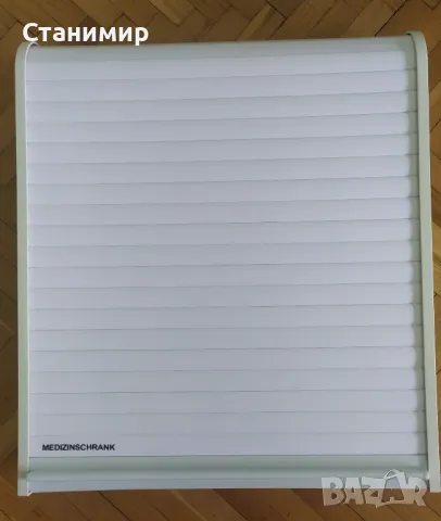 Аптечен шкаф за стенен монтаж
