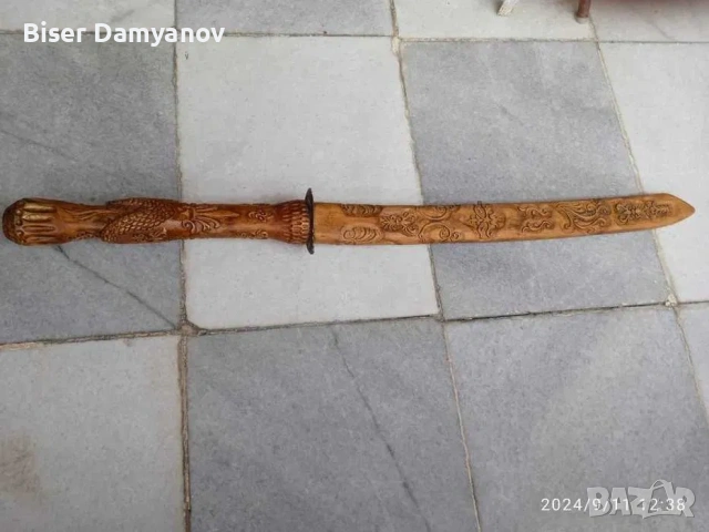 Сабя със ръчна дърворезба и уникална ножница. Уникат.