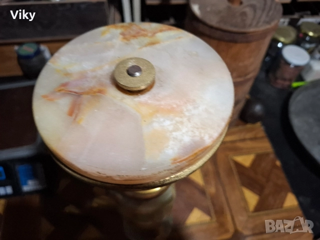 Стара месингова поставка с три крака, снимка 2 - Антикварни и старинни предмети - 51583134