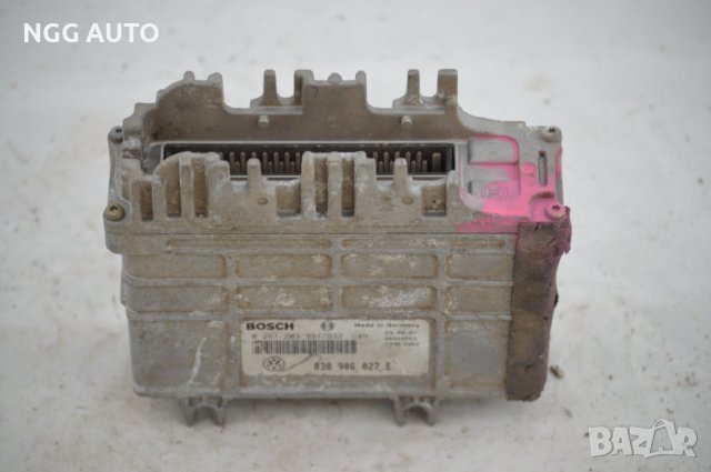 Компютър двигател VW Фолксваген 1.0i 0 261 203 931/932 030 906 027 E 29.09.97 26SA4563 1763 0472