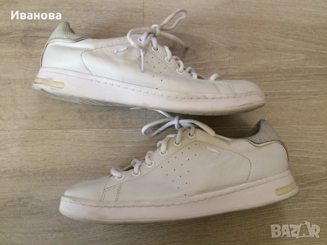 Бели спортни обувки Geox D621BA