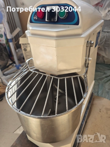 Спираловиден миксер 10л, снимка 10 - Обзавеждане на кухня - 53971832