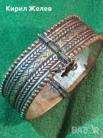 СТАРА БРОНЗОВА ВЪЗРОЖДЕНСКА ГРИВНА с ЩИФТ и СИНЯ КЕРАМИКА ОРНАМЕНТИРАНА 9839, снимка 17 - Антикварни и старинни предмети - 31720572