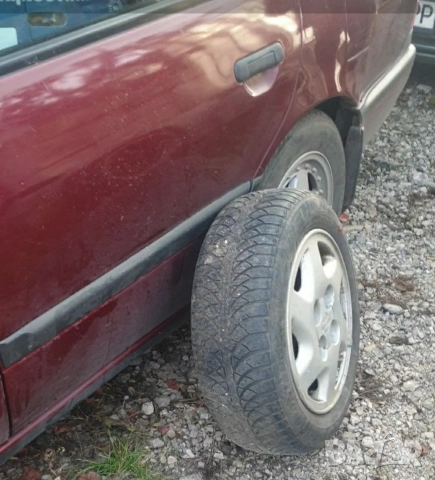 Продавам Нисан Примера-ударена, снимка 7 - Автомобили и джипове - 52549119