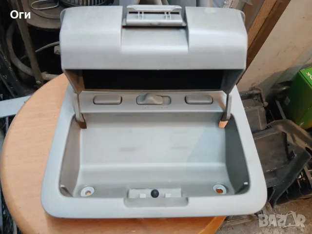 Плафон за Тойота Корола Версо 81260-13030, снимка 2 - Части - 55777091