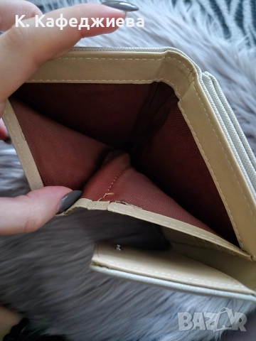 Дамско портмоне Guess, снимка 3 - Портфейли, портмонета - 52562579