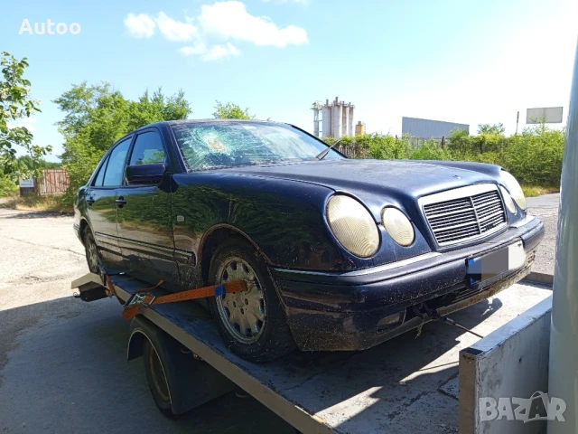 Мерцедес Е220 95к.с на части , снимка 3 - Автомобили и джипове - 50836801