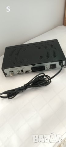 Сателитен приемник, снимка 3 - Приемници и антени - 37303318