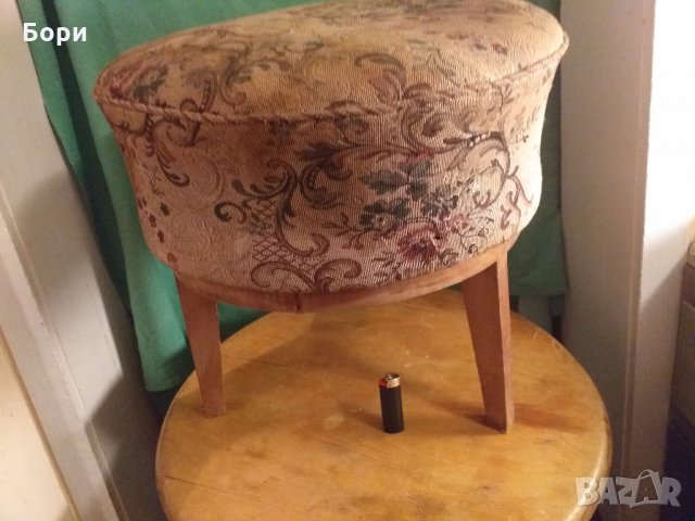 Стари италиански табуретки