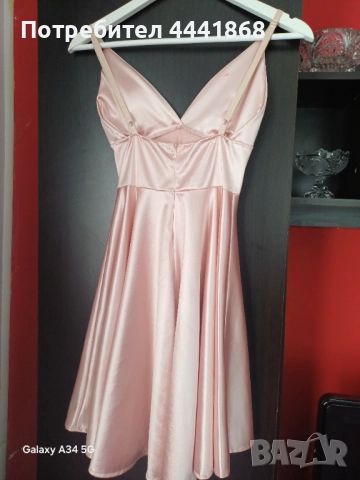 Дамска сатенена рокля, снимка 3 - Рокли - 51551433