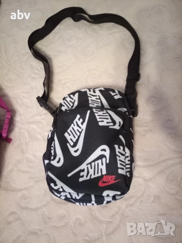 Оригинални чанти на Найк Nike, снимка 3 - Чанти - 52261610