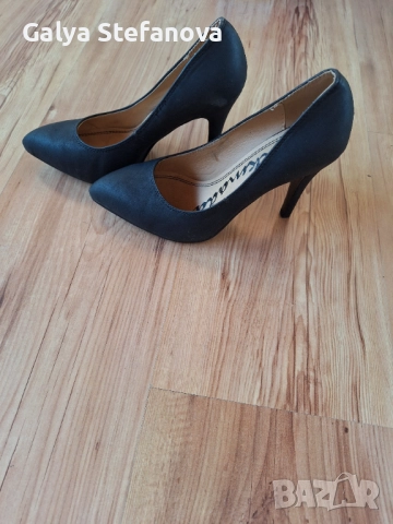 Продава обувки, снимка 8 - Дамски обувки на ток - 52087563