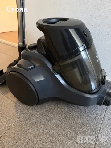 Прахосмукачка Electrolux Ease C4 EC41-2DB без торба 2000W като нова, снимка 3 - Прахосмукачки - 56057565