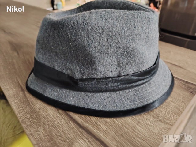 Дамска сива шапка, снимка 7 - Шапки - 53915838