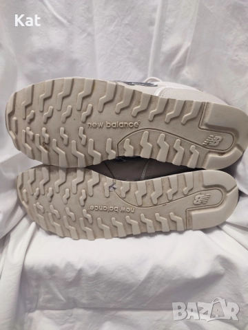 Спортни маратонки New Balance 373, снимка 5 - Маратонки - 51642388