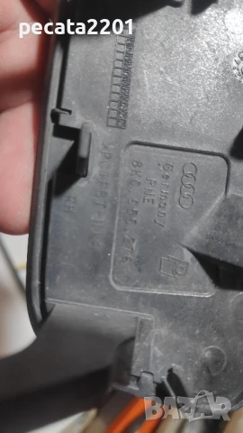 Продавам - оригинална дясна капачка пръскалка за фар на Audi A4 B8, снимка 4 - Части - 51306354
