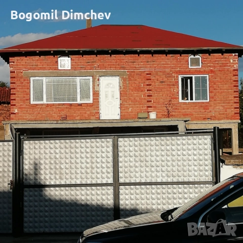Продава се двуетажна къща , снимка 2 - Къщи - 52968582