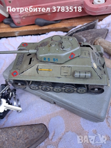 Ламаринен танк