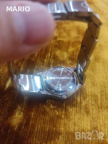 Продавам часовник, снимка 5 - Дамски - 38034739