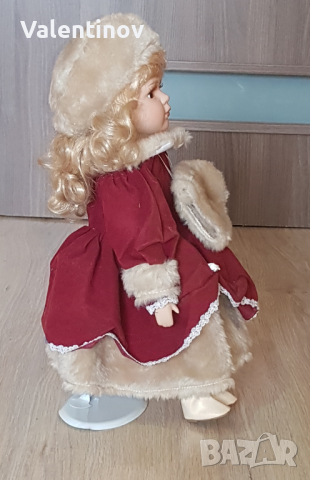 Порцеланова кукла със стойка , снимка 4 - Кукли - 44583128