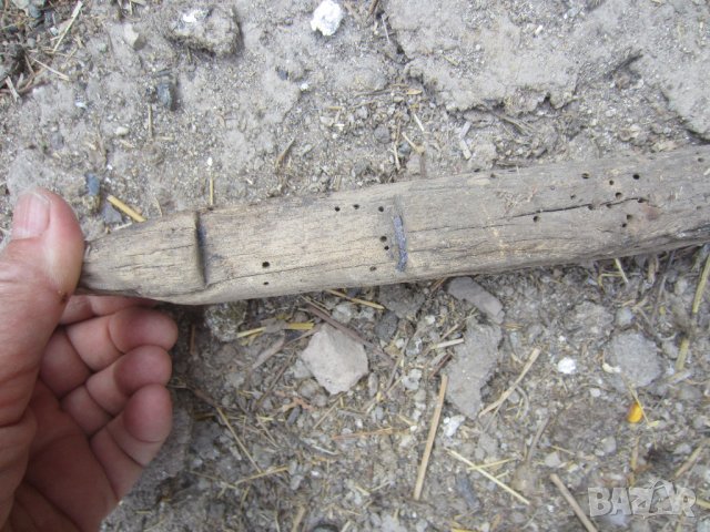 Хомот, кобилица от каруца 77см и 56см, част дърво дървен,турски чехли, Калашников тениска, снимка 4 - Други - 30192099