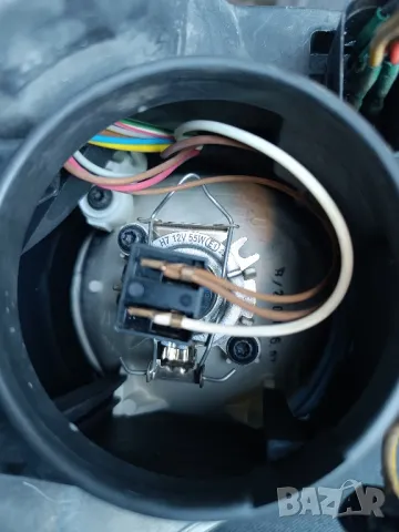 Продавам ОРИГИНАЛНИ GTI / R32 фарове (НАПЪЛНО ОБОРУДВАНИ) 
за голф 5, джета, кади, голф плюс, сеат, снимка 8 - Части - 50209995