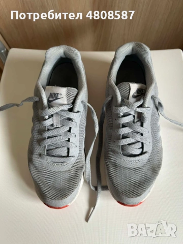 Дамски сиви маратонки Nike 35.5 номер, снимка 6 - Маратонки - 54320378