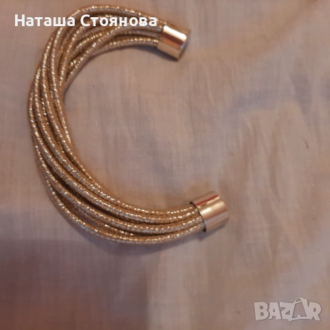 Оригинална гривна с магнит