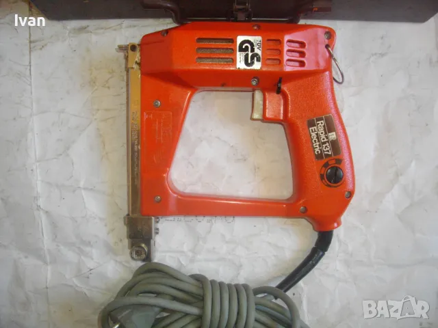 Rapid 137 Electric Made in SWEDEN Шведски Електрически ТАКЕР за скоби за кабели 5мм Оригинален РАПИД, снимка 2 - Други инструменти - 47341869