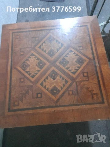 Ретро маса и огледало