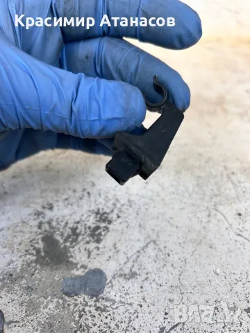 Щипки за преден капак щека за Тойота корола версо.2004-2008г, снимка 4 - Части - 48407638