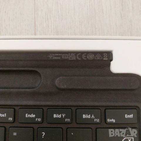 Оригинална Клавиатура Microsoft Surface Pro Signature (Model 1864) – Alcantara, снимка 5 - Таблети - 54020985