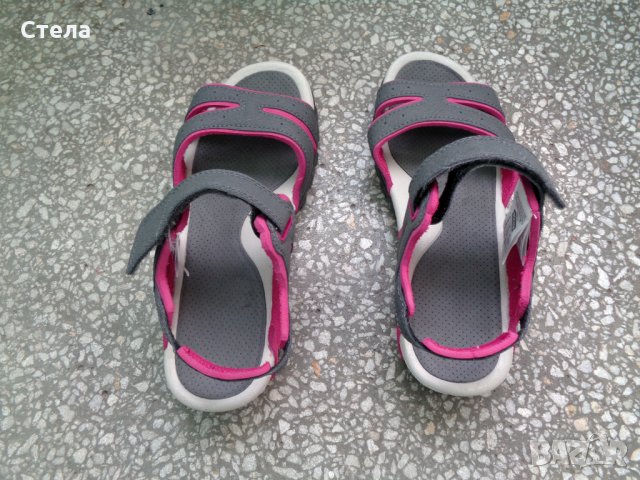 Дамски / детски сандали QUECHUA, нови, сиви с розов кант, снимка 2 - Сандали - 30824774