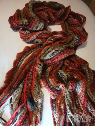 Дамски шал. , снимка 3 - Шалове - 38912921