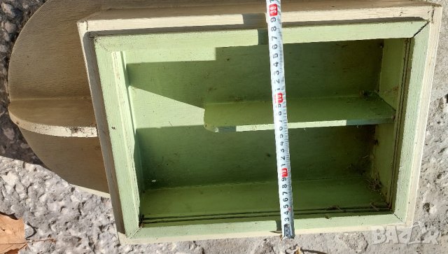 Стар шкаф, полица, рафт, аптечка  за стена, авто мото, медицинска чанта червен кръст аптечка брезент, снимка 2 - Други - 42890653