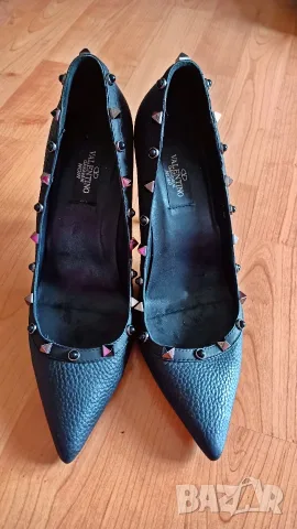  Valentino оригинални + подарък, снимка 2 - Дамски обувки на ток - 56530878