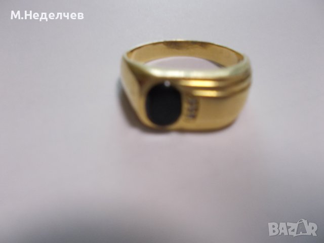 Златен мъжки пръстен с камък