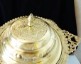 Персийски бронзов съд за сервиране с капак,разкошни дръжки. , снимка 2