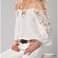 Бяла дамска блуза с ефектна дантела на ръкавите Urban Touch - XL, снимка 1 - Блузи с дълъг ръкав и пуловери - 42604423