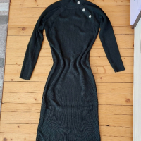 Черна, рипсена рокля, размер М, подходяща и за бременни, снимка 3 - Рокли - 44512857
