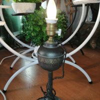 Старинна лампа, снимка 1 - Настолни лампи - 38472140