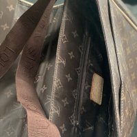 Бизнес чанта през рамо Louis Vuitton унисекс , снимка 4 - Чанти - 29107618