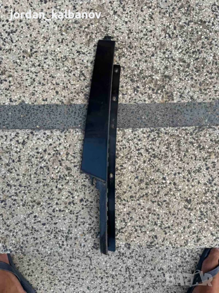 Вертикална външна лайсна на предна дясна врата на Range Rover Evoque само за 100лв. BJ32-20554, снимка 1